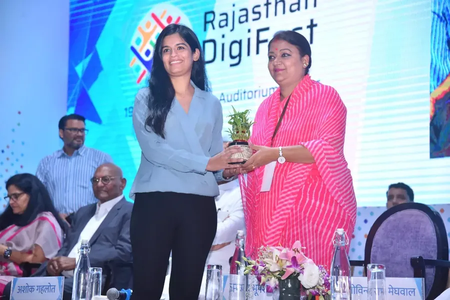 A Legal Window co-founder receiving an award on stage at Rajasthan DigiFest